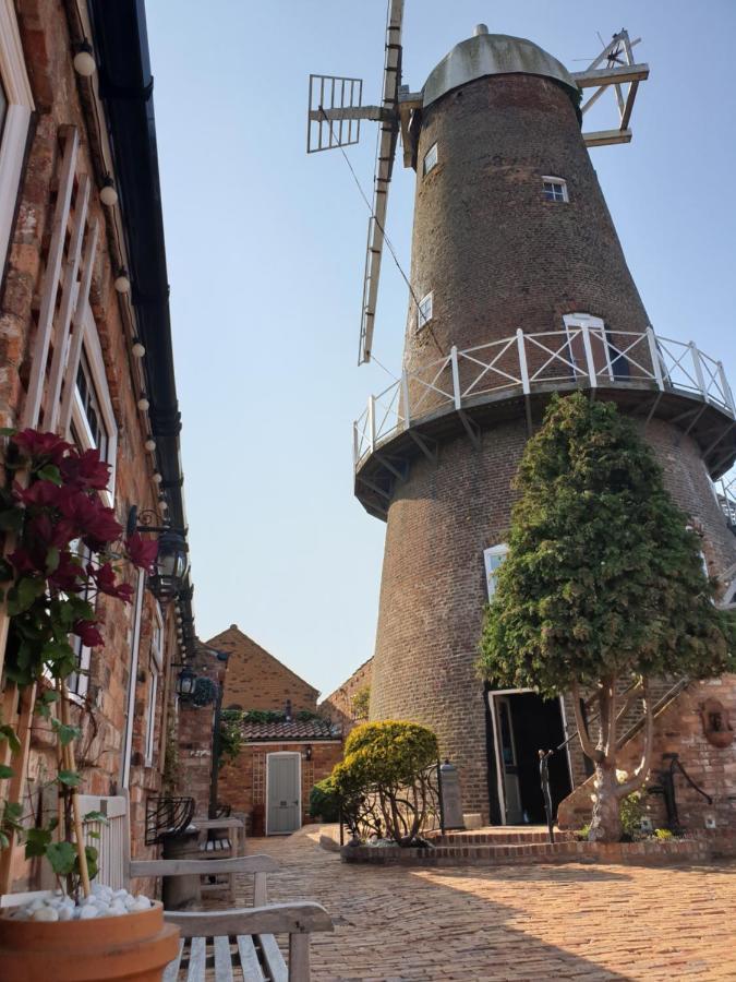 The Windmill Hotel Scarborough Exterior photo