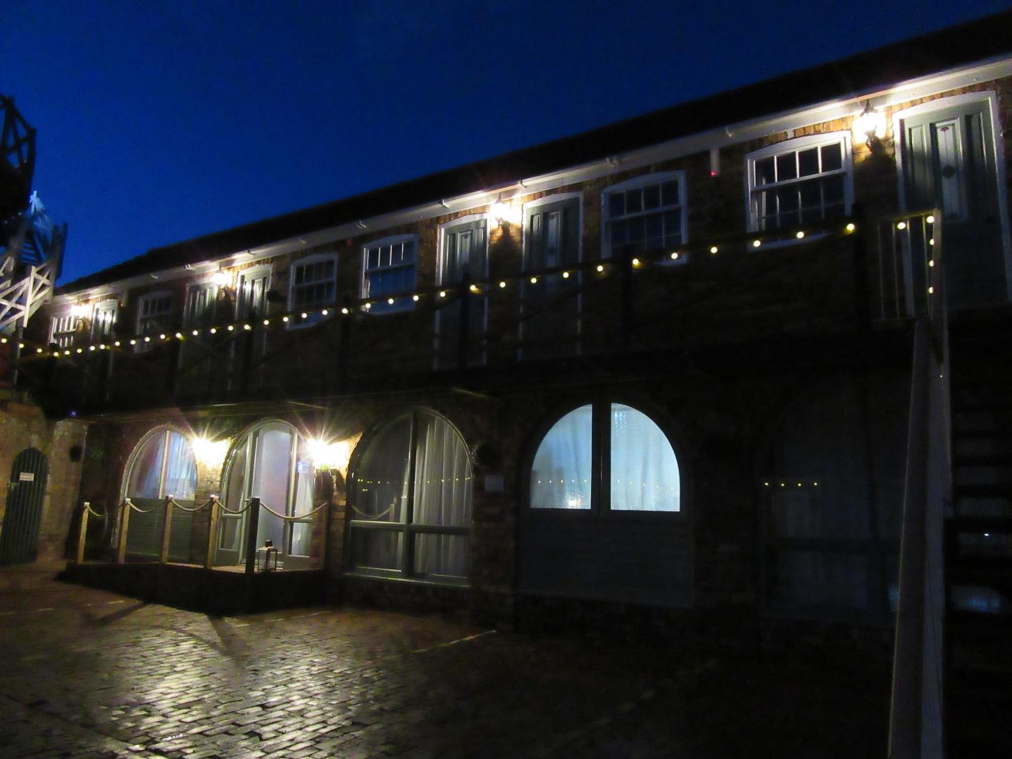 The Windmill Hotel Scarborough Exterior photo